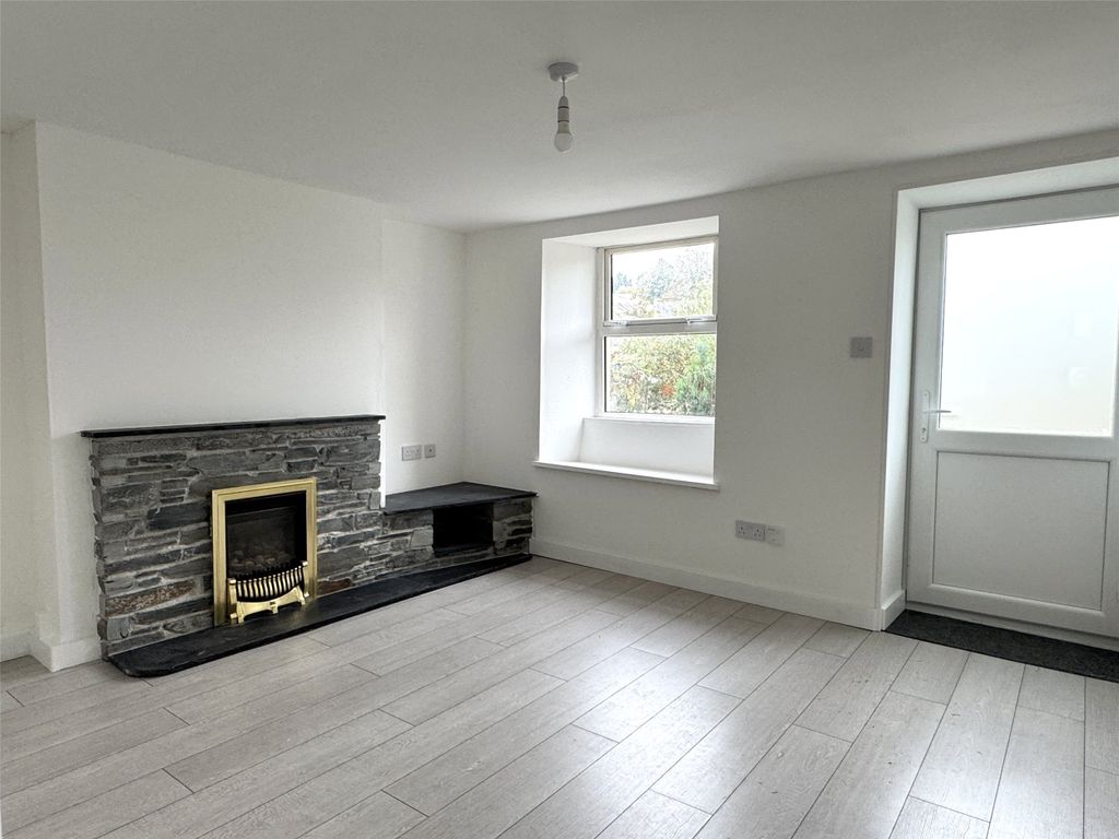 Property photo 3 of 10 Picture No. 04