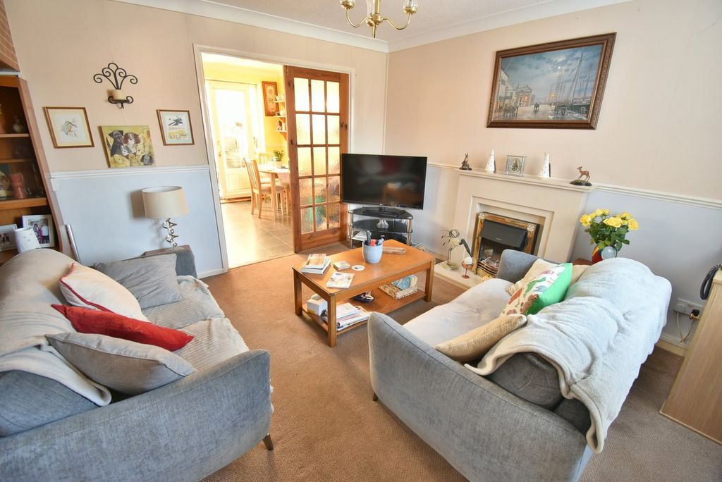 Property photo 2 of 15