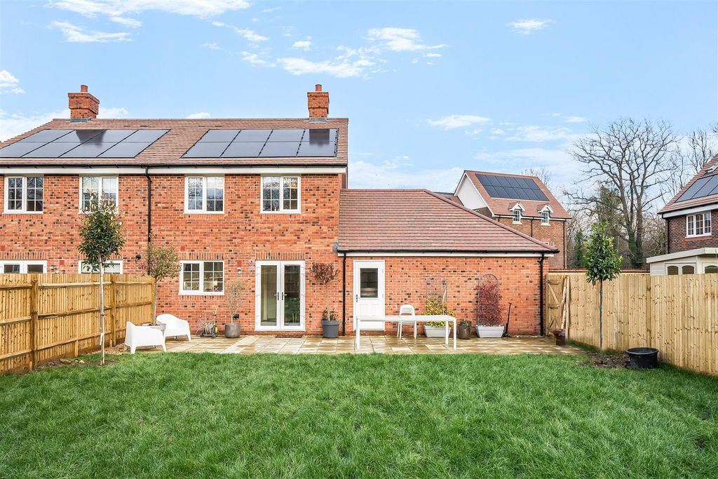 Property photo 2 of 19 1-6964Ef8B011ee-1396318-7-69612Bfb8Ae24-1.Jpg