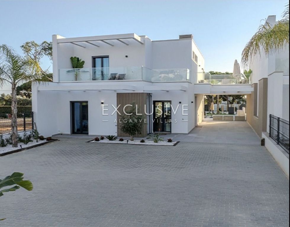 Property photo 1 of 22 Brand-New Villa Close To Golf And Beach Near Vilamoura &amp; Vila Sol