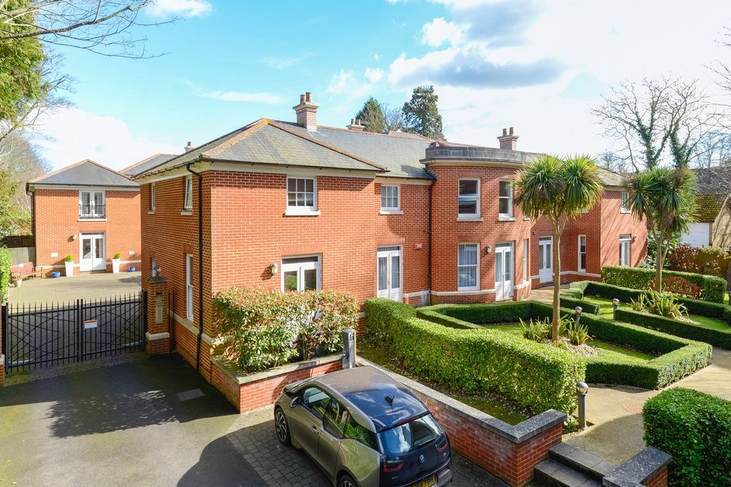Property photo 1 of 13 1993021