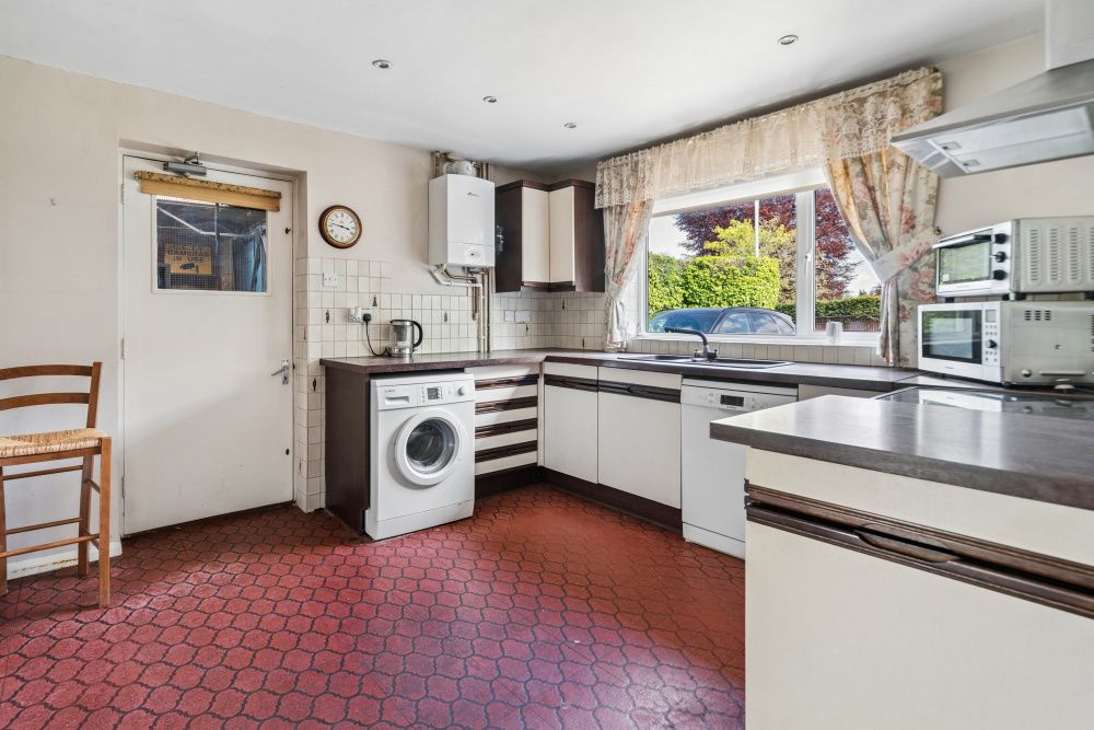 Property photo 3 of 39 Kitchen