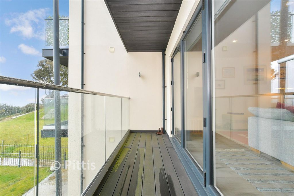 Property photo 1 of 15 Balcony