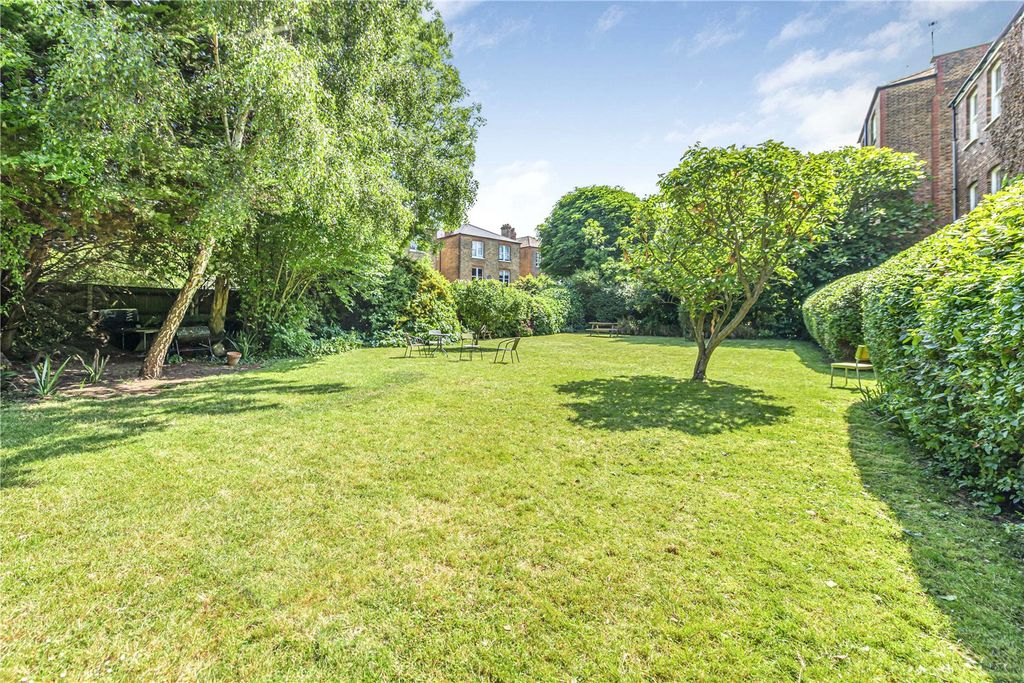 Property photo 2 of 15 Picture No. 21