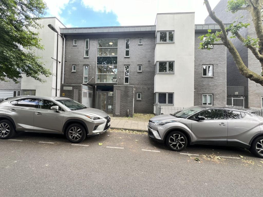 Property photo 1 of 8