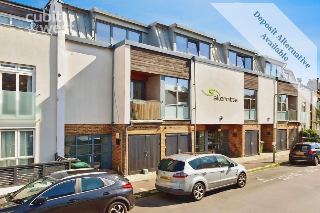 Property photo 1 of 11 External