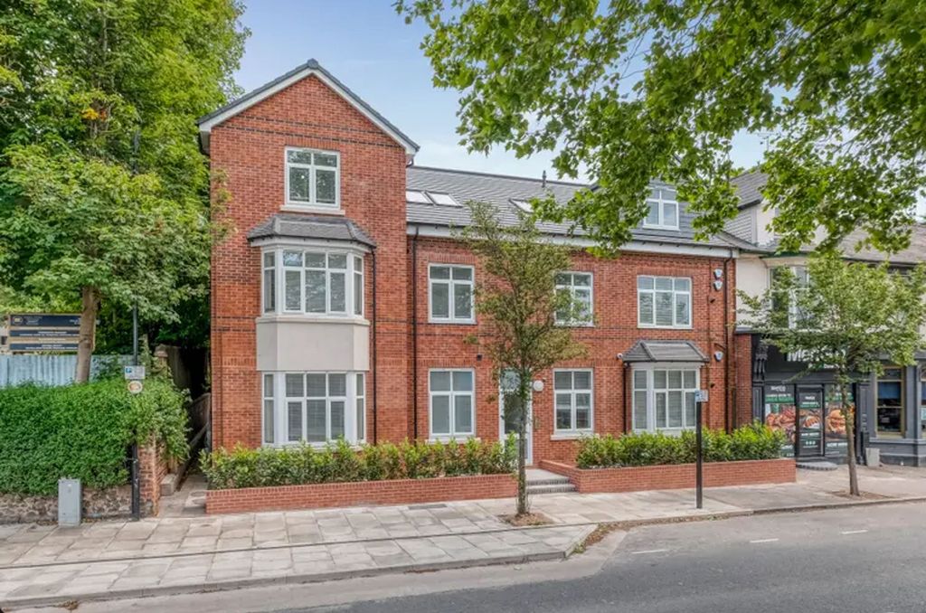 Property photo 2 of 11