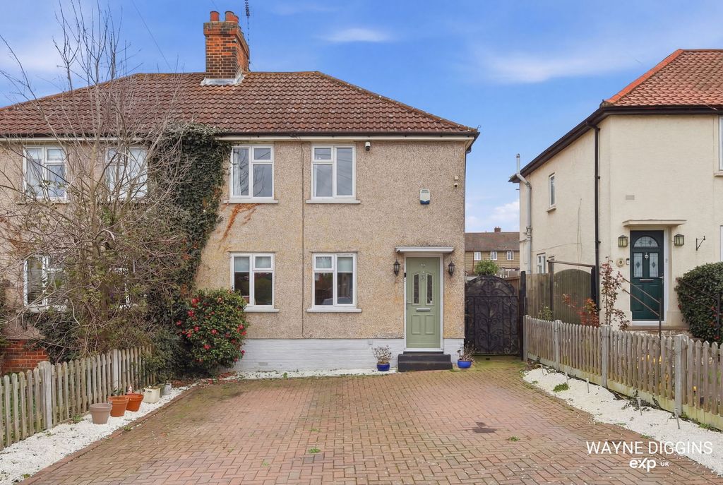 Property photo 2 of 25