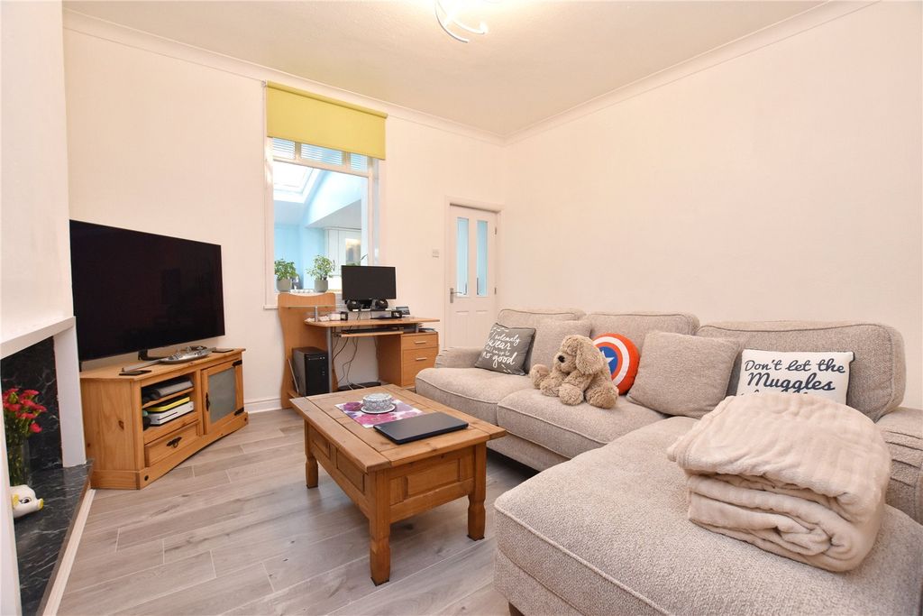 Property photo 3 of 28 Picture No. 20