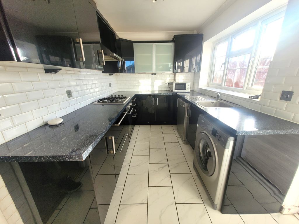 Property photo 3 of 12 Bedroom