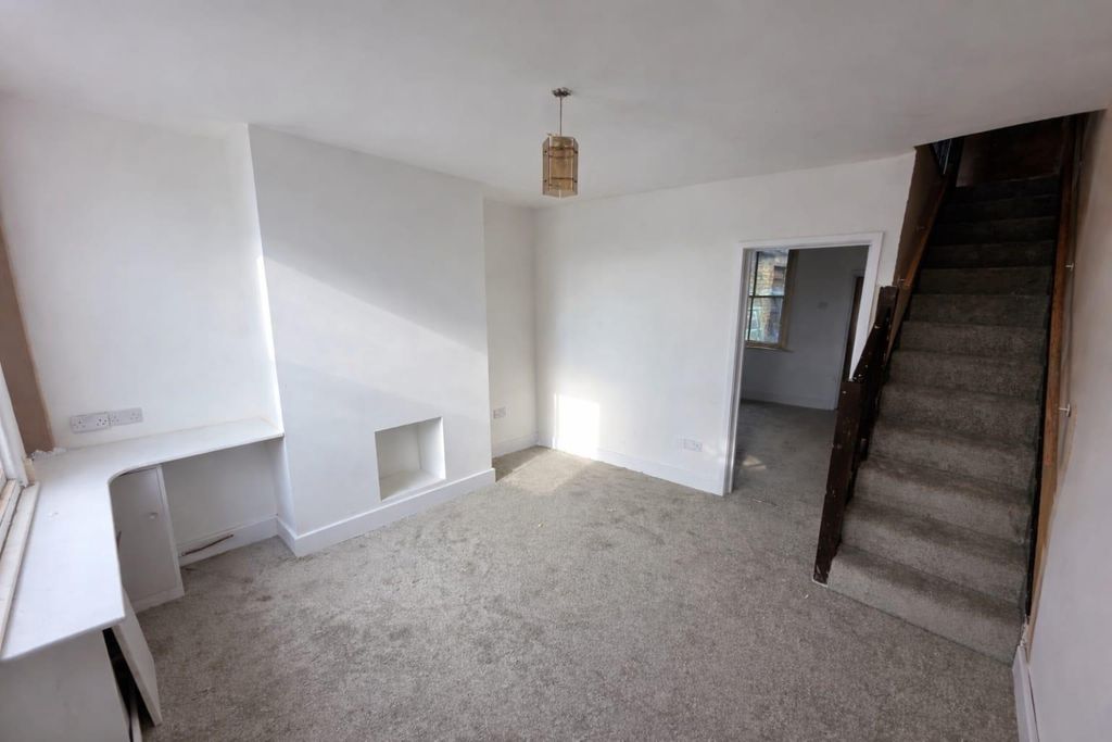 Property photo 3 of 11 6E6842B0-3Ab0-4Dfa-926B-0A71800Ad34E.Jpeg