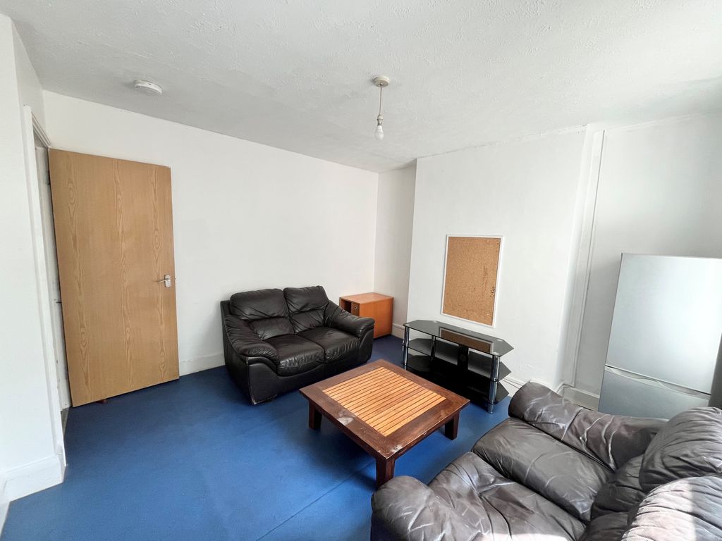 Property photo 3 of 12 Gallery