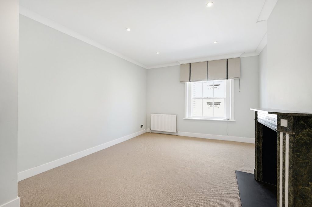 Property photo 2 of 11 Reception Room
