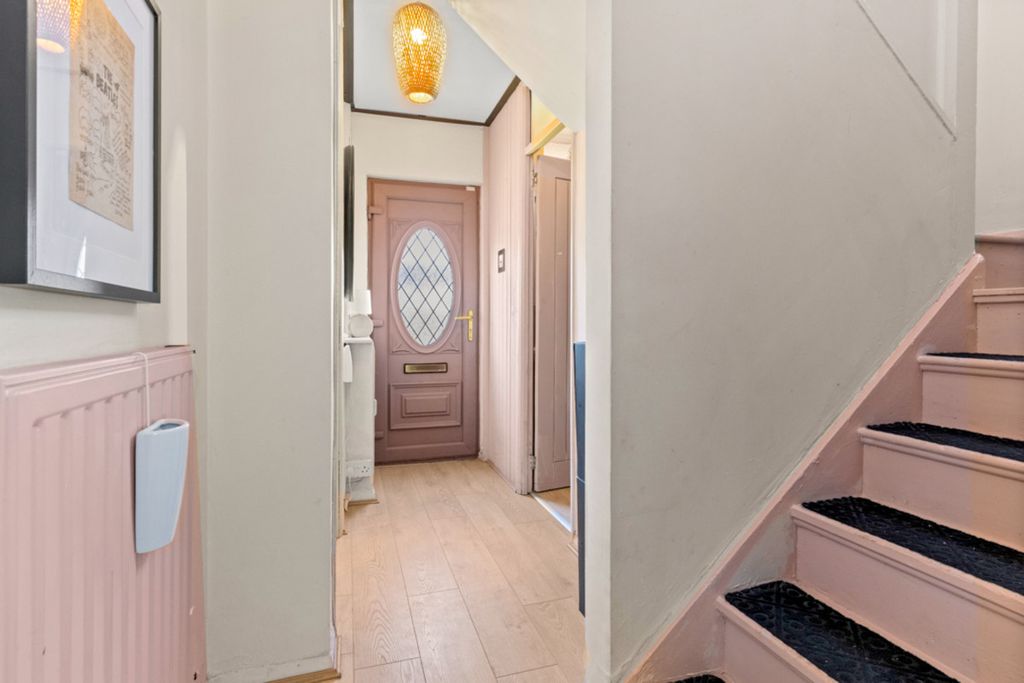 Property photo 3 of 28