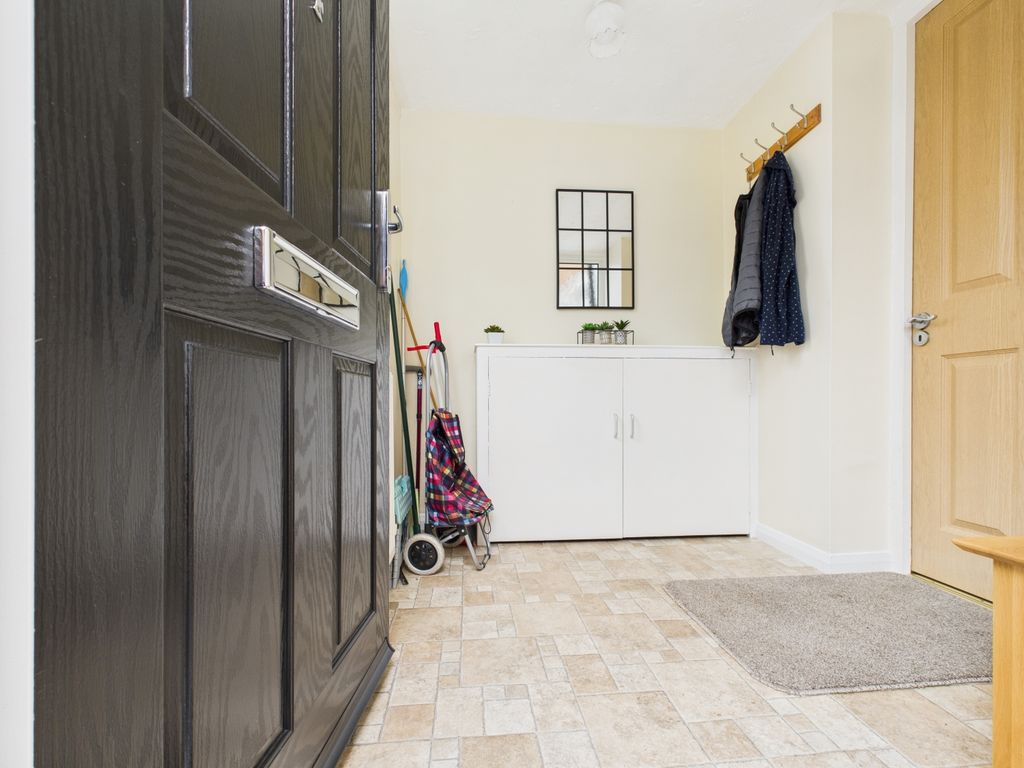 Property photo 3 of 19 Cam03729G0-Pr0183-Still020