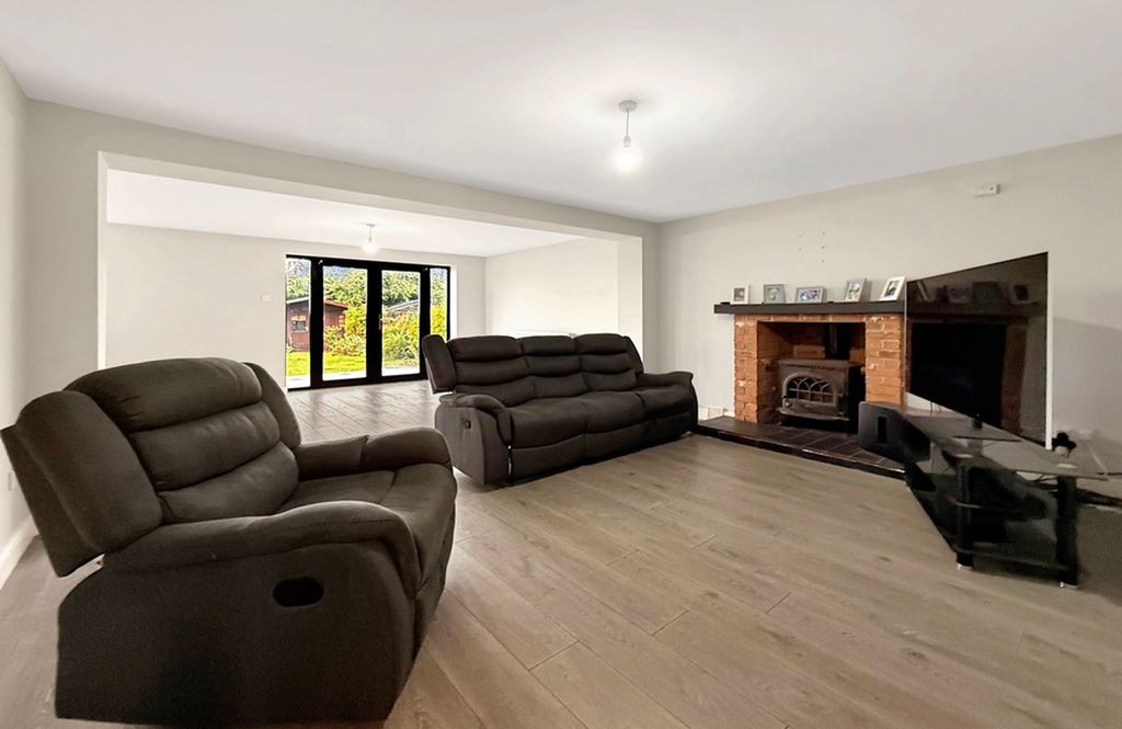 Property photo 2 of 35
