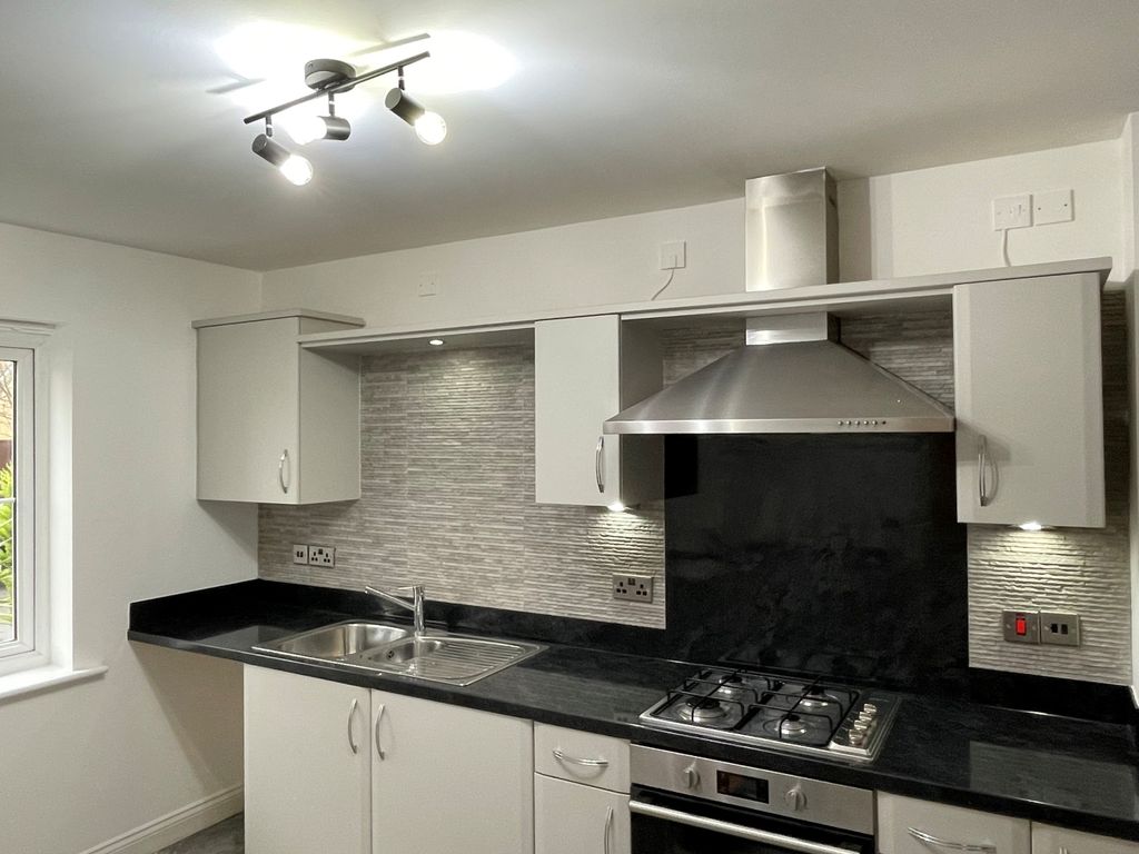 Property photo 2 of 5 Kitchen