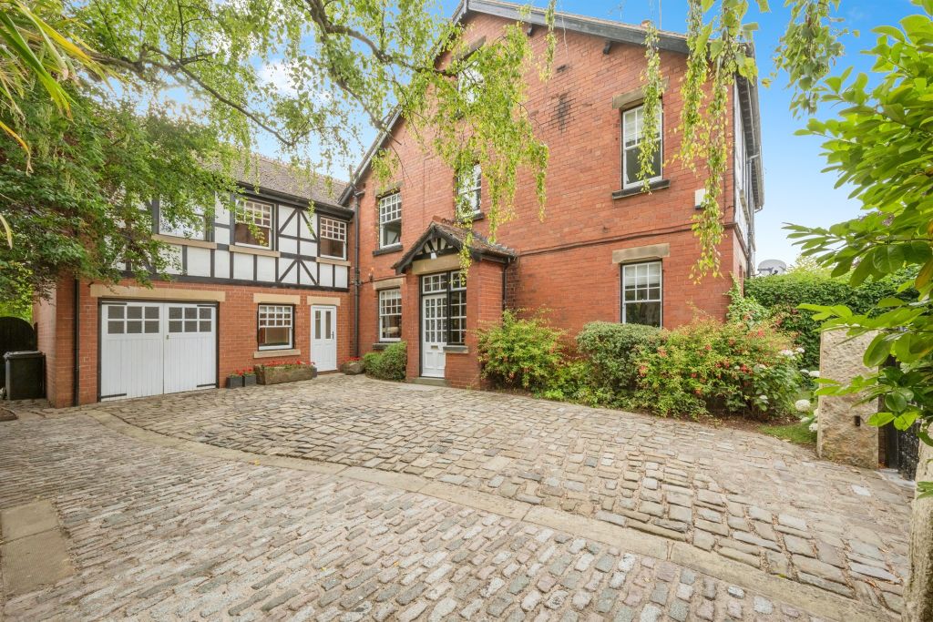 Property photo 1 of 21