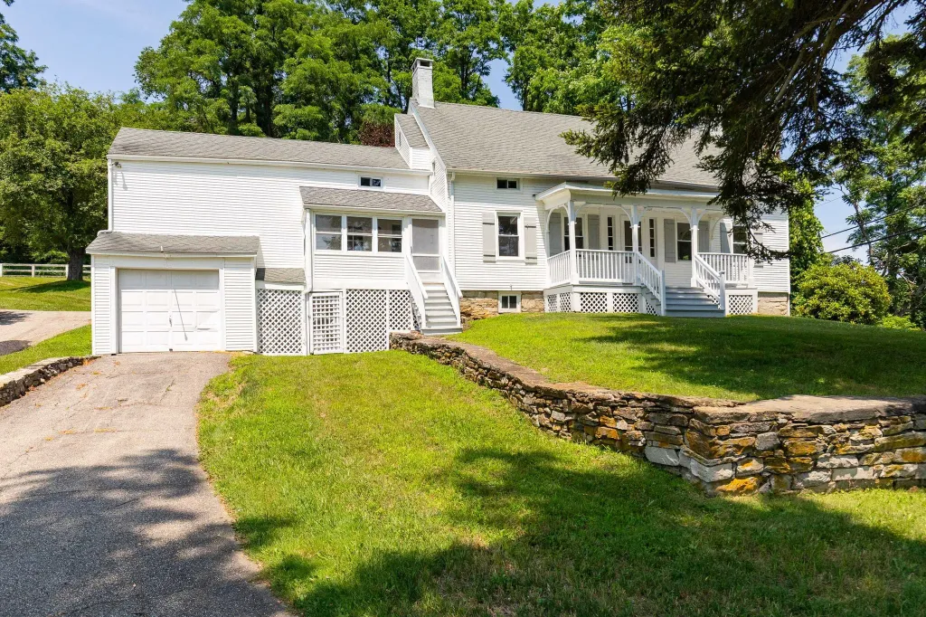 Property photo 1 of 25