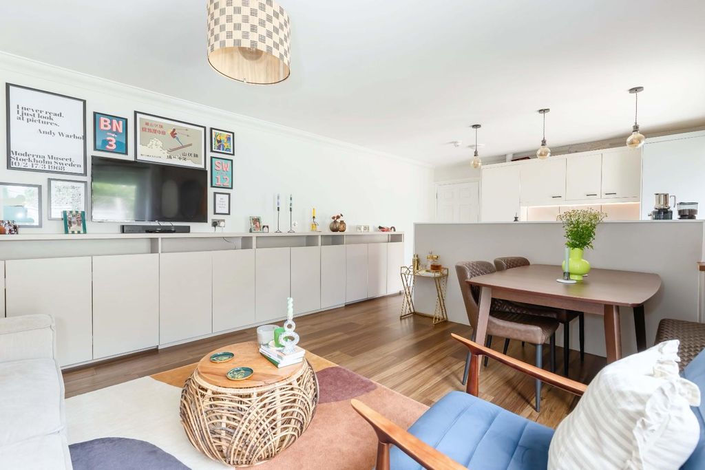 Property photo 2 of 20 Somerhill Rd_18.Jpg