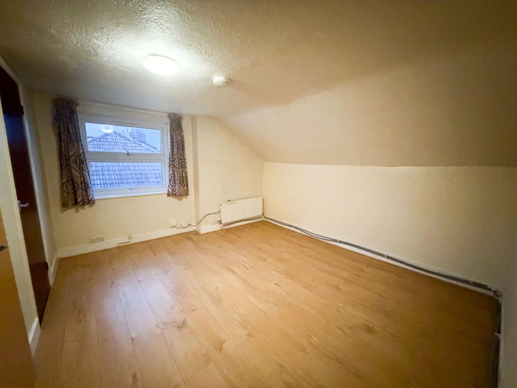 Property photo 2 of 6 Eastern Rd Rm1