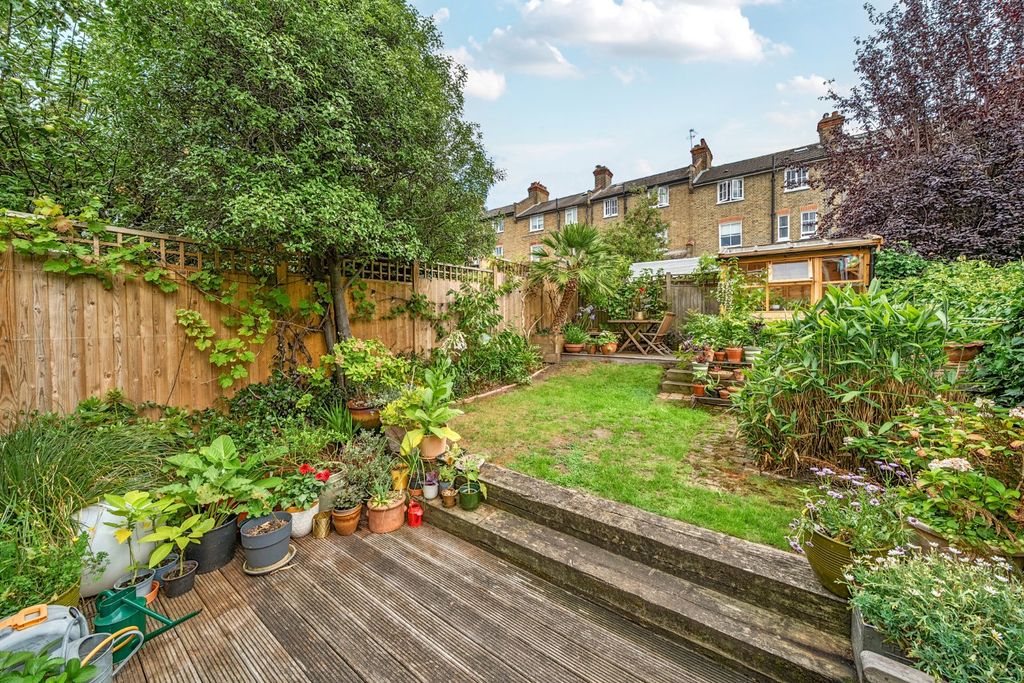Property photo 3 of 19 Picture No. 16