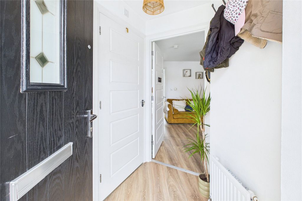 Property photo 2 of 21 Picture No. 02