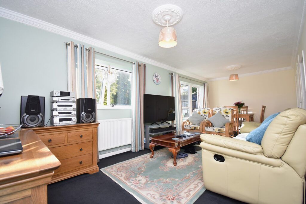 Property photo 2 of 23