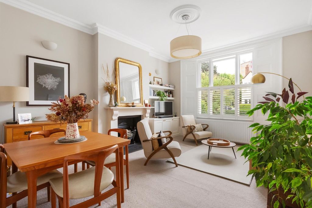 Property photo 1 of 11 4386960