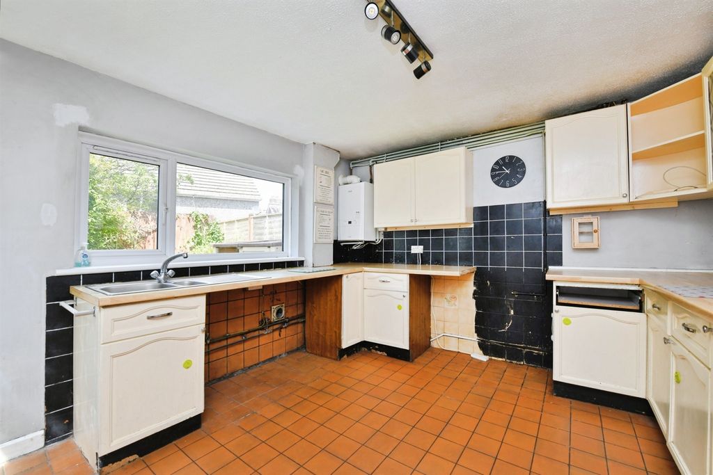 Property photo 3 of 16