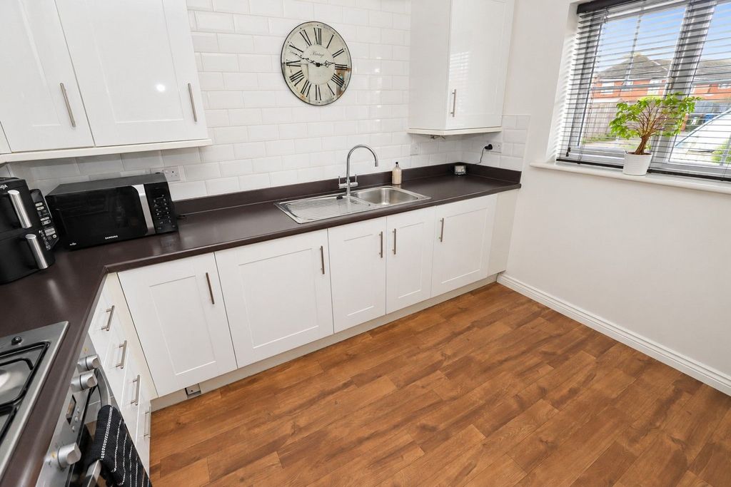 Property photo 3 of 26