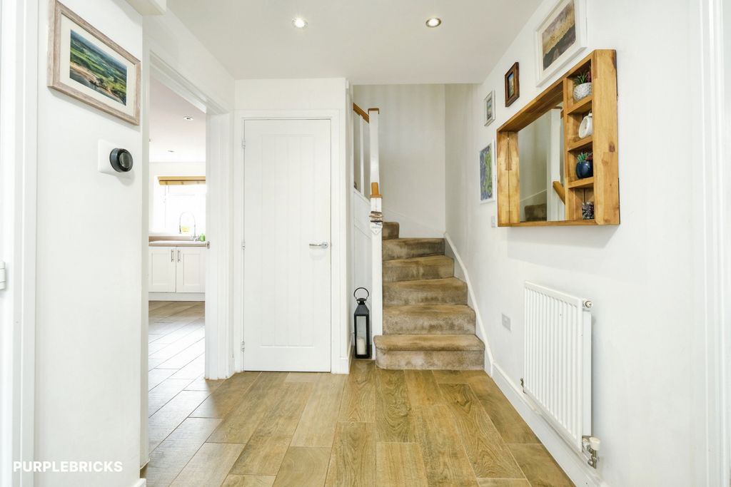Property photo 2 of 24