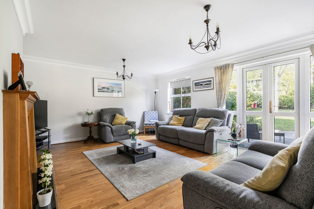 Property photo 3 of 24