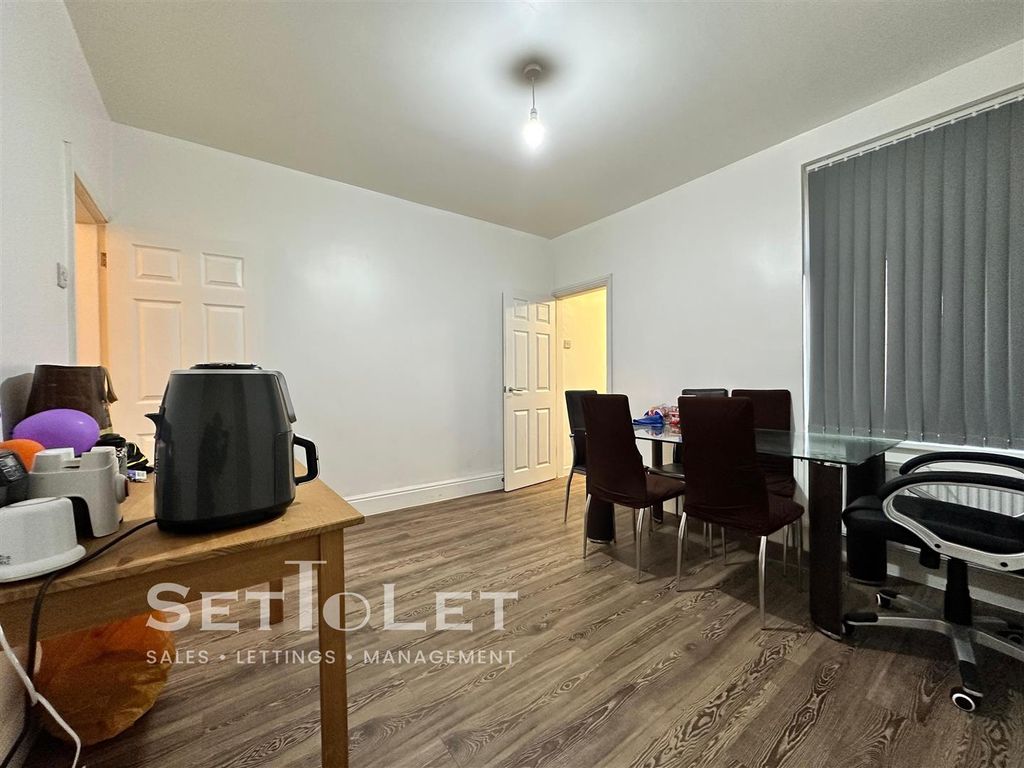 Property photo 3 of 13 0267F574-0d34-4352-959E-Dad4219c9287.Jpg