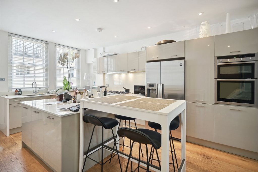 Property photo 3 of 14 Kitchen