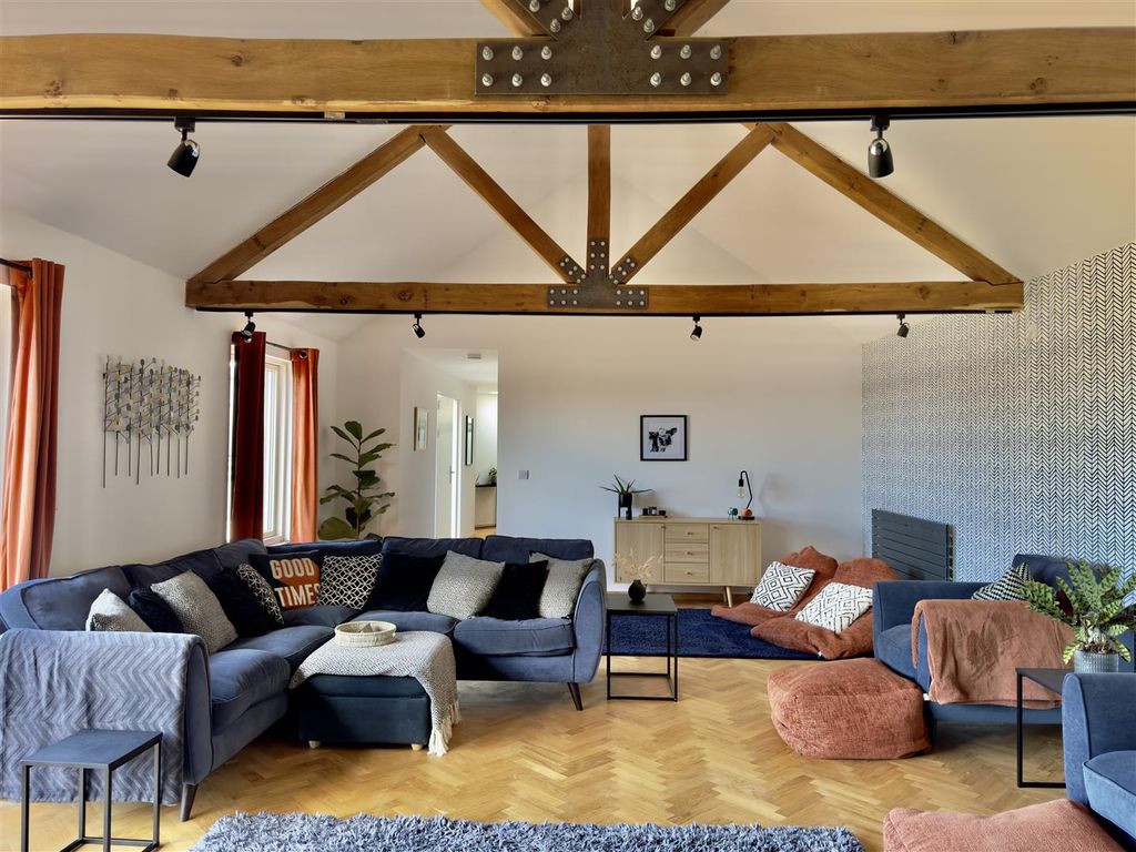 Property photo 2 of 37 Living Room