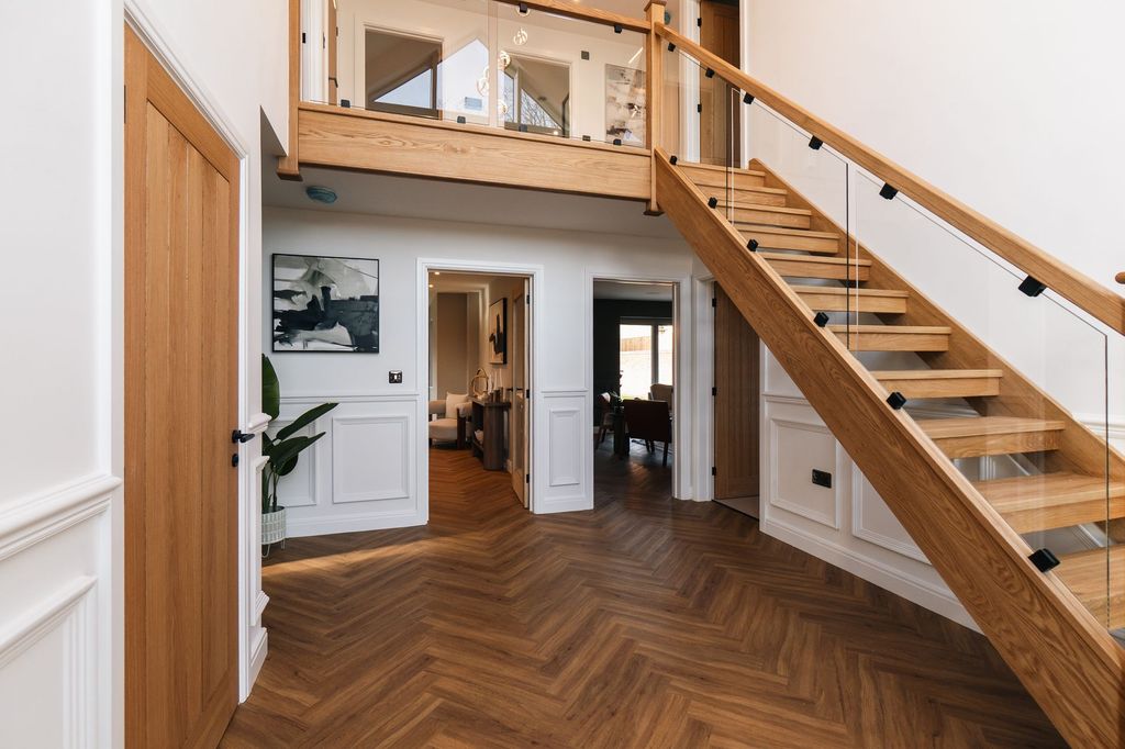 Property photo 3 of 39