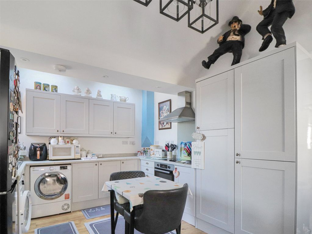 Property photo 3 of 13 3 - Picture No. 06