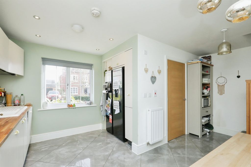 Property photo 3 of 19