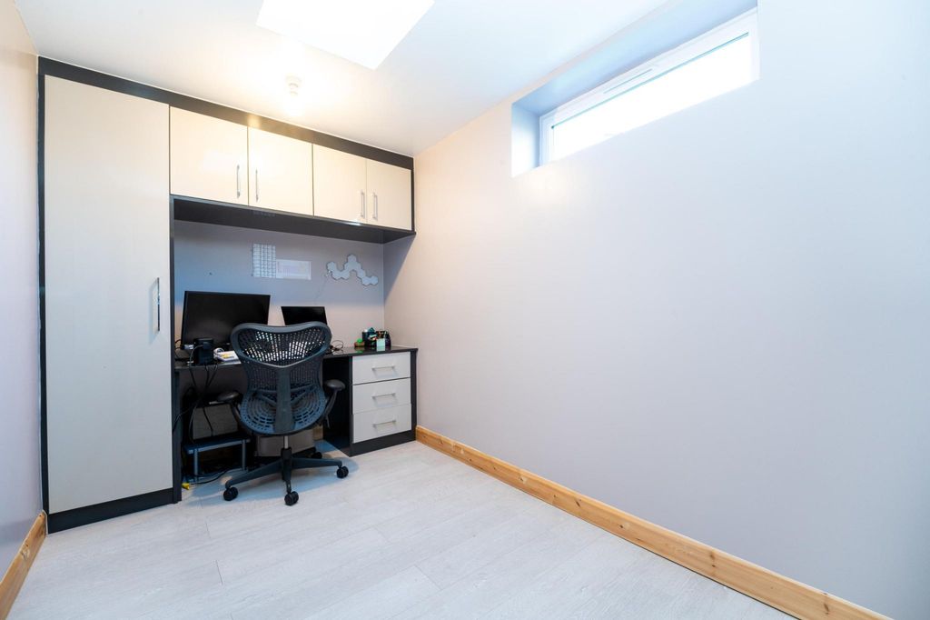 Property photo 3 of 14 Gallery