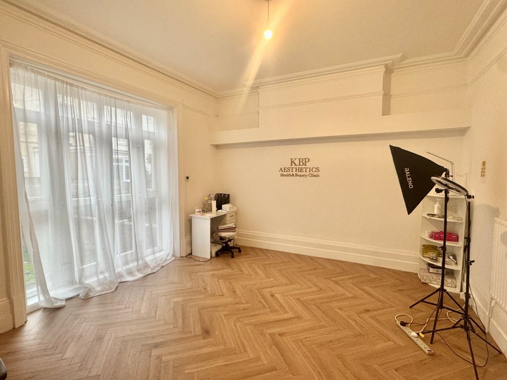 Property photo 3 of 11 Dining Room