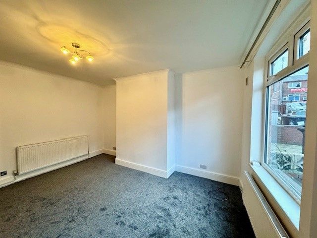 Property photo 2 of 8 Balcony