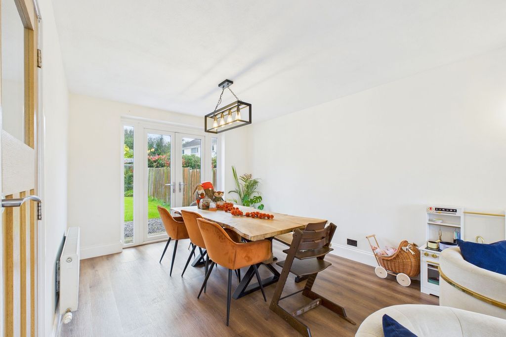 Property photo 2 of 24