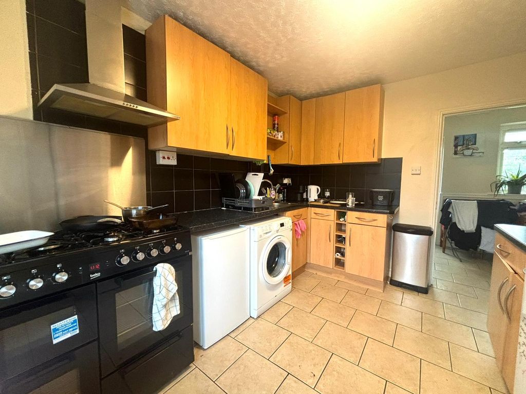 Property photo 2 of 9 Image