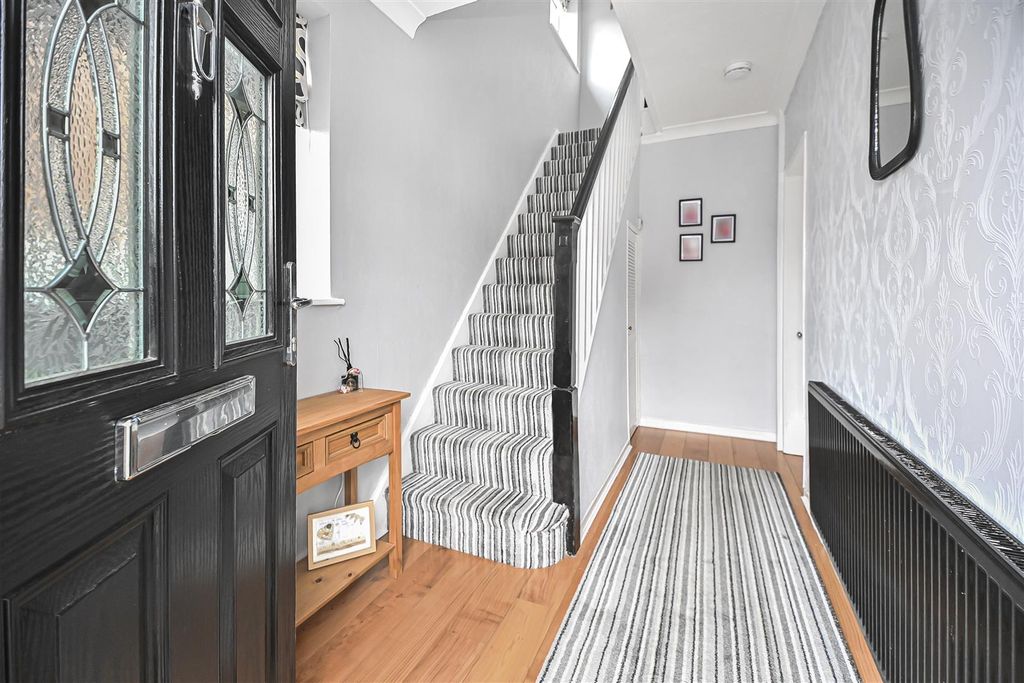 Property photo 2 of 33 165 Charles Street External (5).Jpg