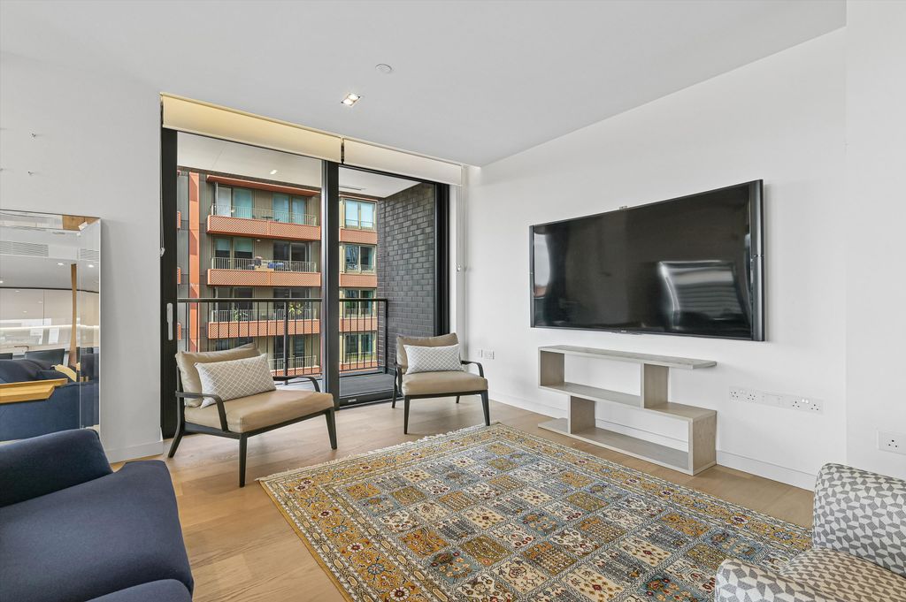 Property photo 1 of 17 Image