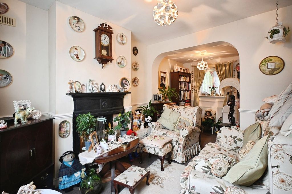 Property photo 2 of 19