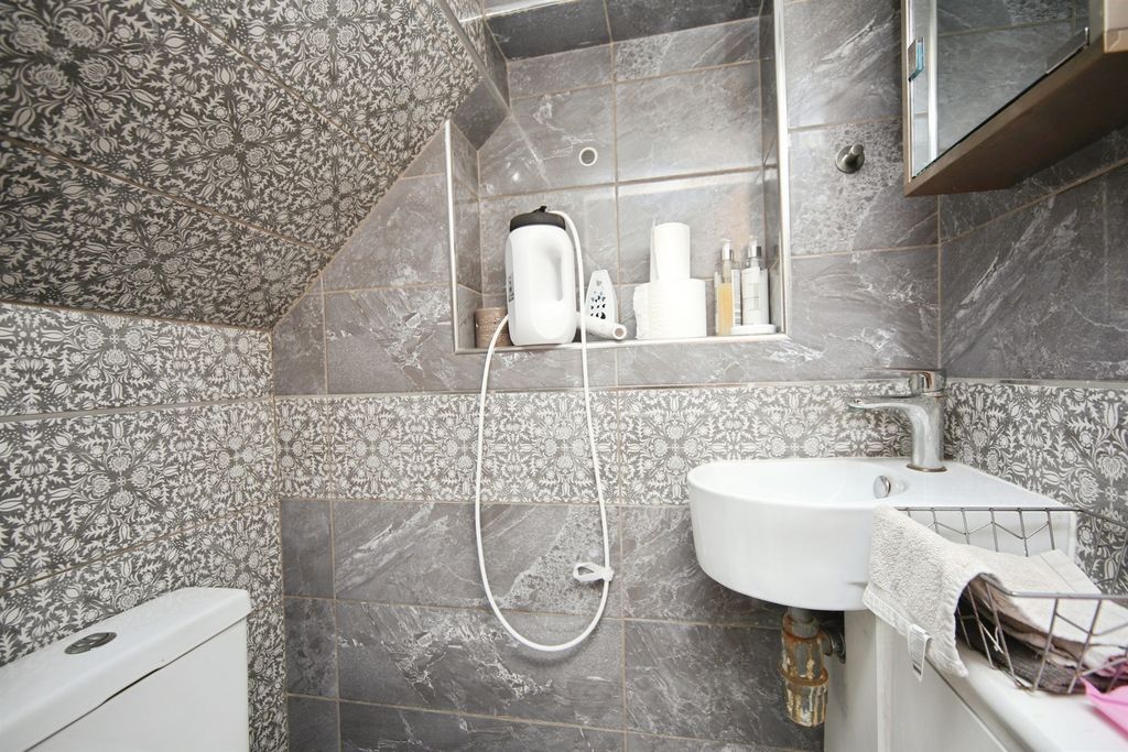 Property photo 3 of 22