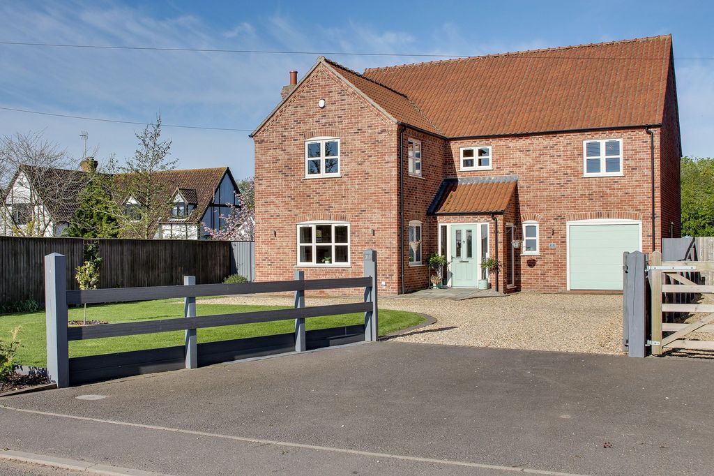 Property photo 1 of 44