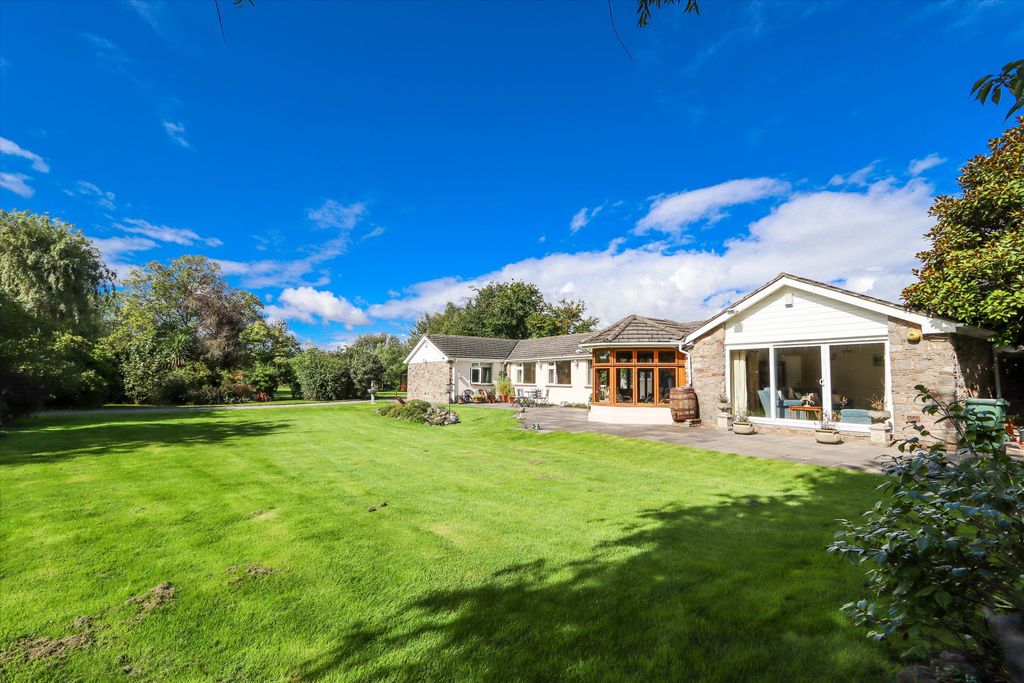 Property photo 1 of 18 Image